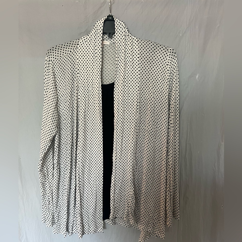G Kollection black white polka dot top with built in camisole size XL